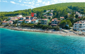 2 Bedroom Nice Apartment In Prigradica